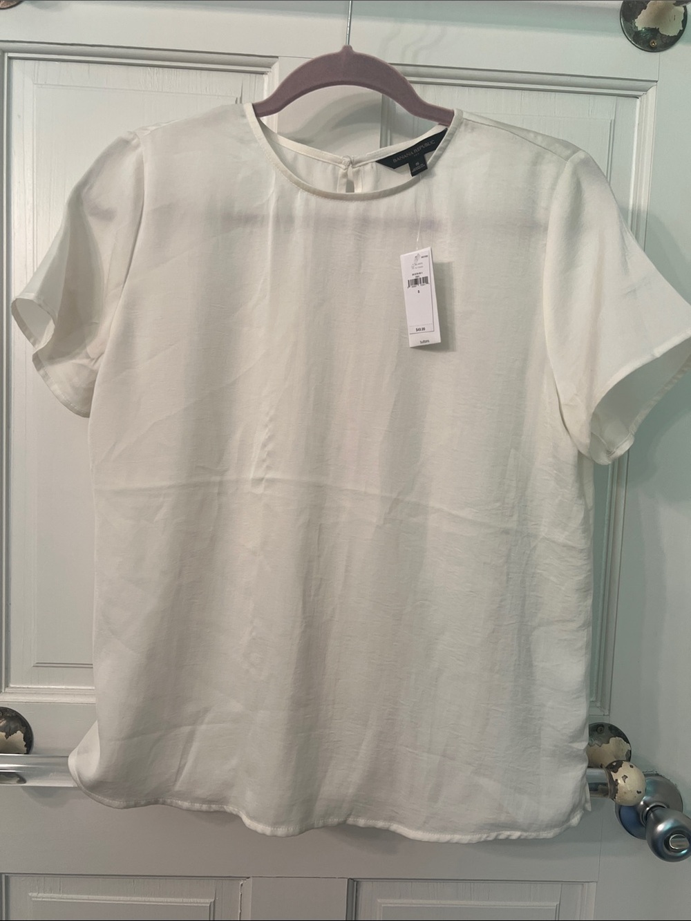 Banana Republic Ivory Short-Sleeve Button-Back Blouse